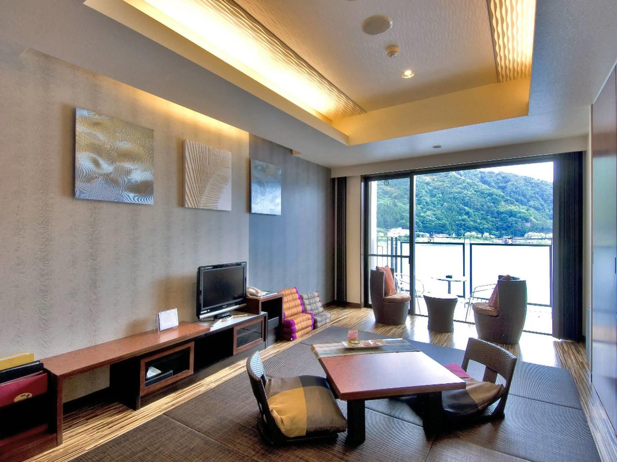 Kaze No Terrace Kukuna Hotel Фуджикавагучико Екстериор снимка